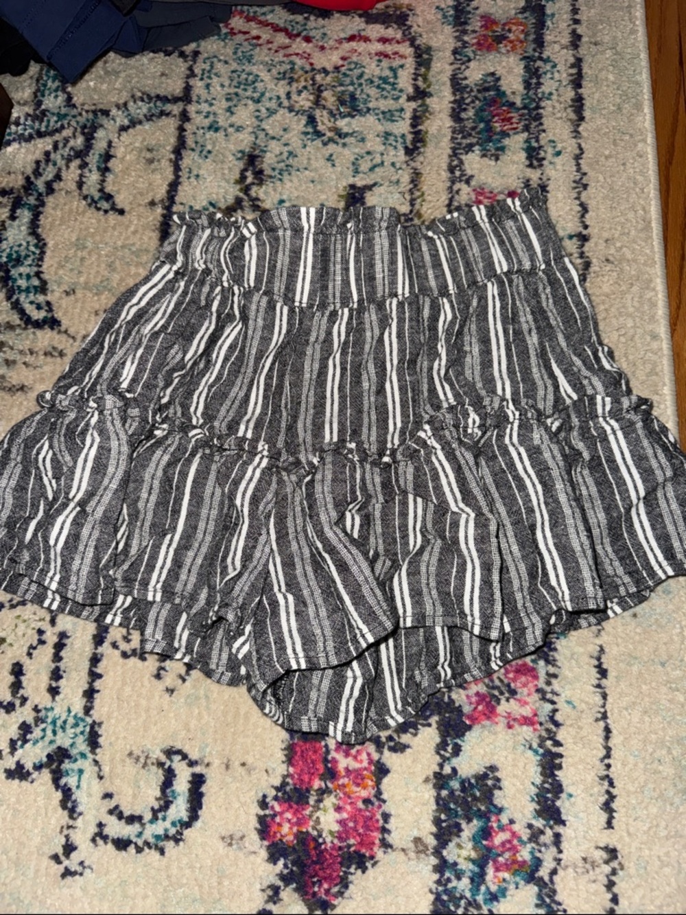 Vanilla Star grey and White Striped Tiered Ruffle Skort size small